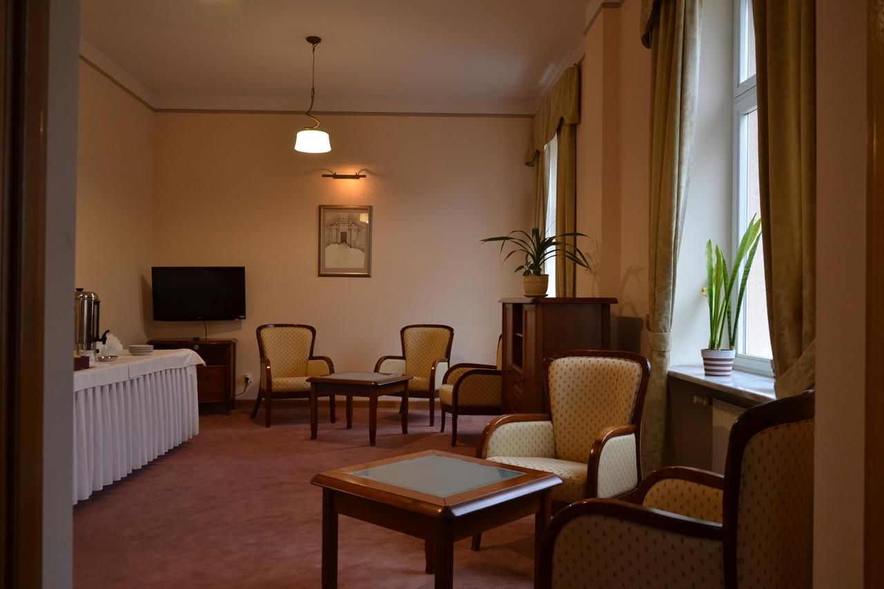 Отель Hotel Łazienkowski Варшава-36